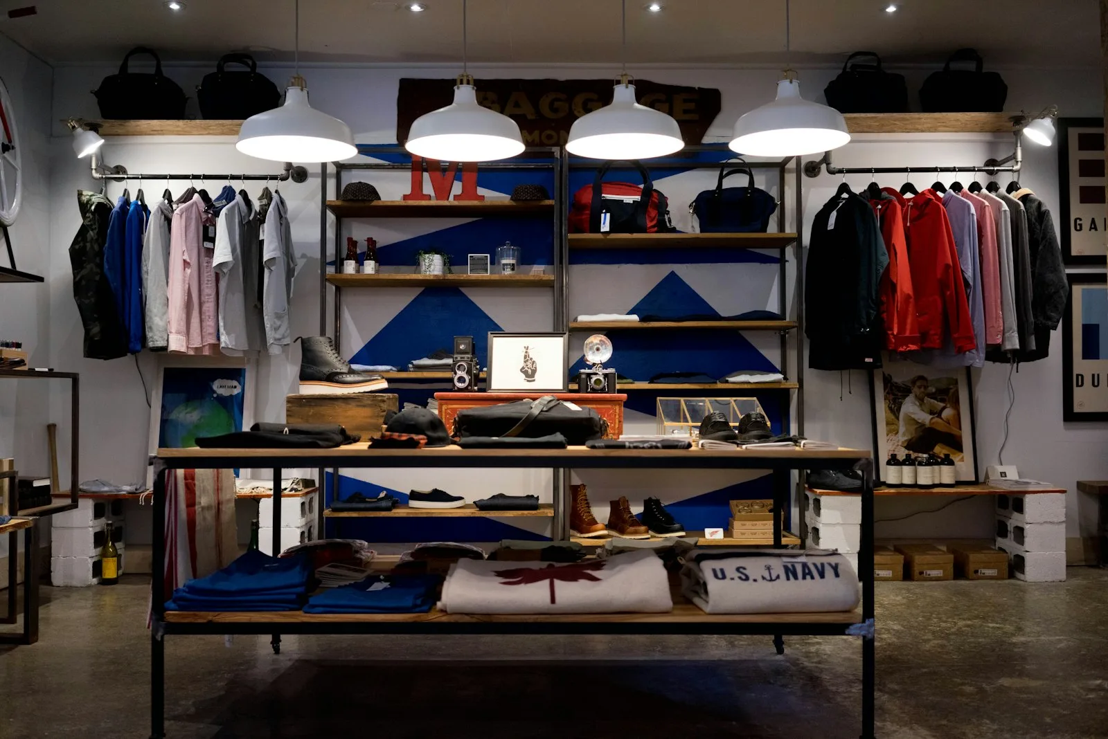 Stylat skyltfönster – visual merchandising i Göteborg | Viva Design